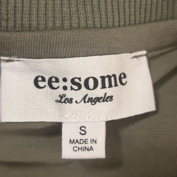 Eesome Sage Green Cropped Lace Accent Blouse - Picture 9 of 10